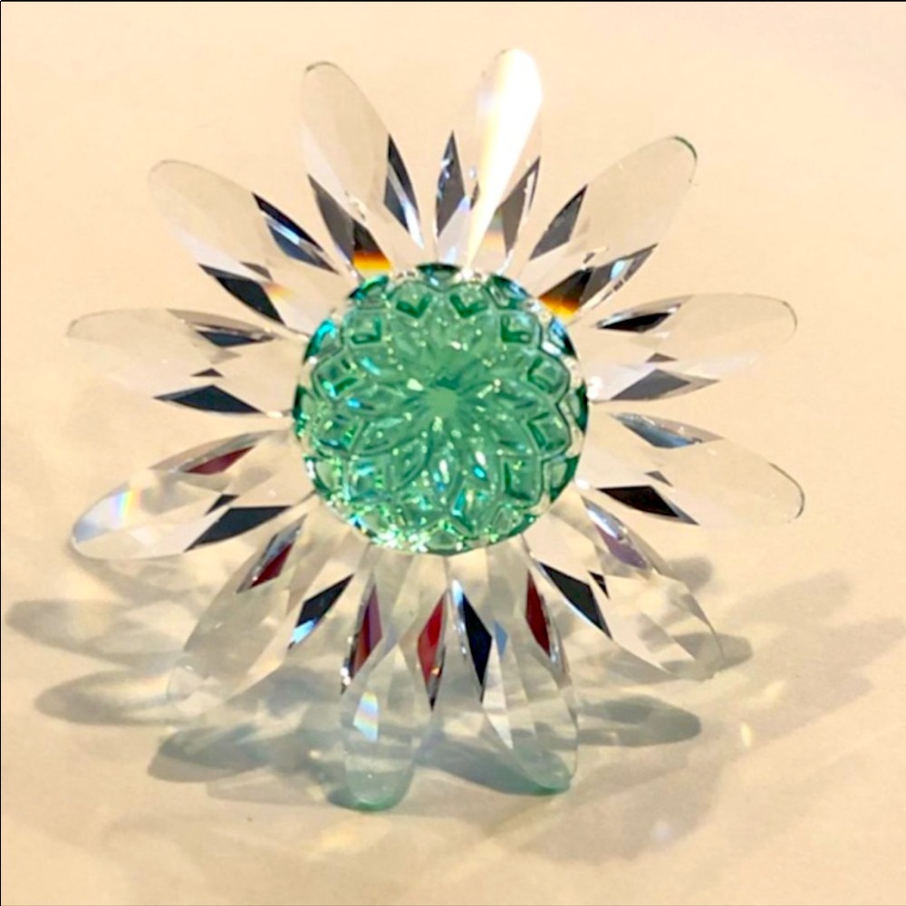 Swarovski Marguerite green daisy flower